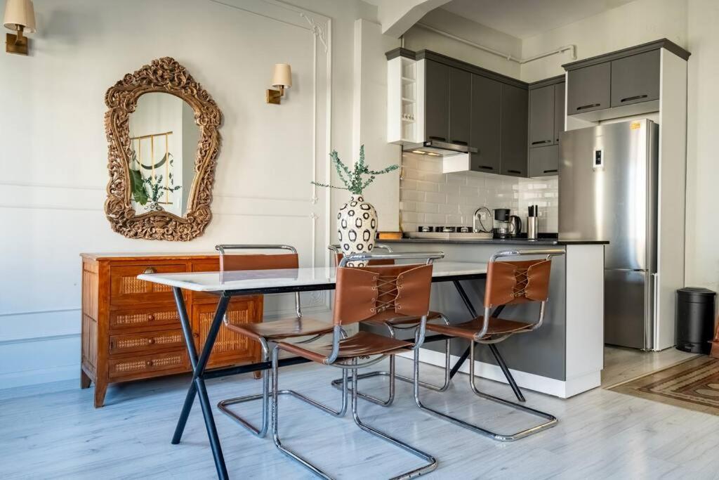 Historical 2-bedroom Apartment *